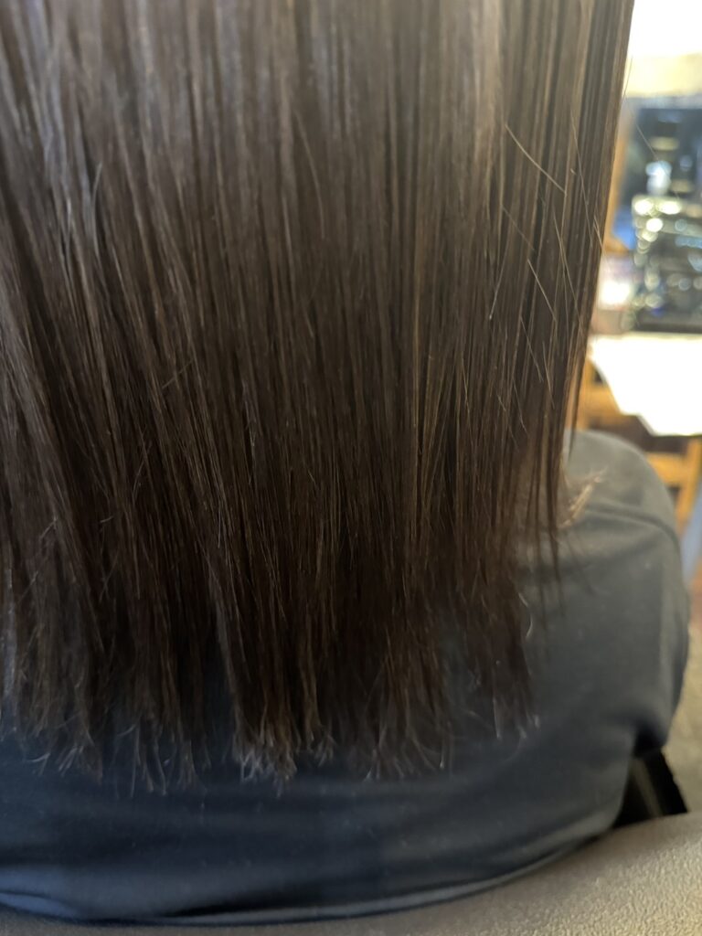 カットをせずプレトワとミラジェリィでまとまりを整えた毛先